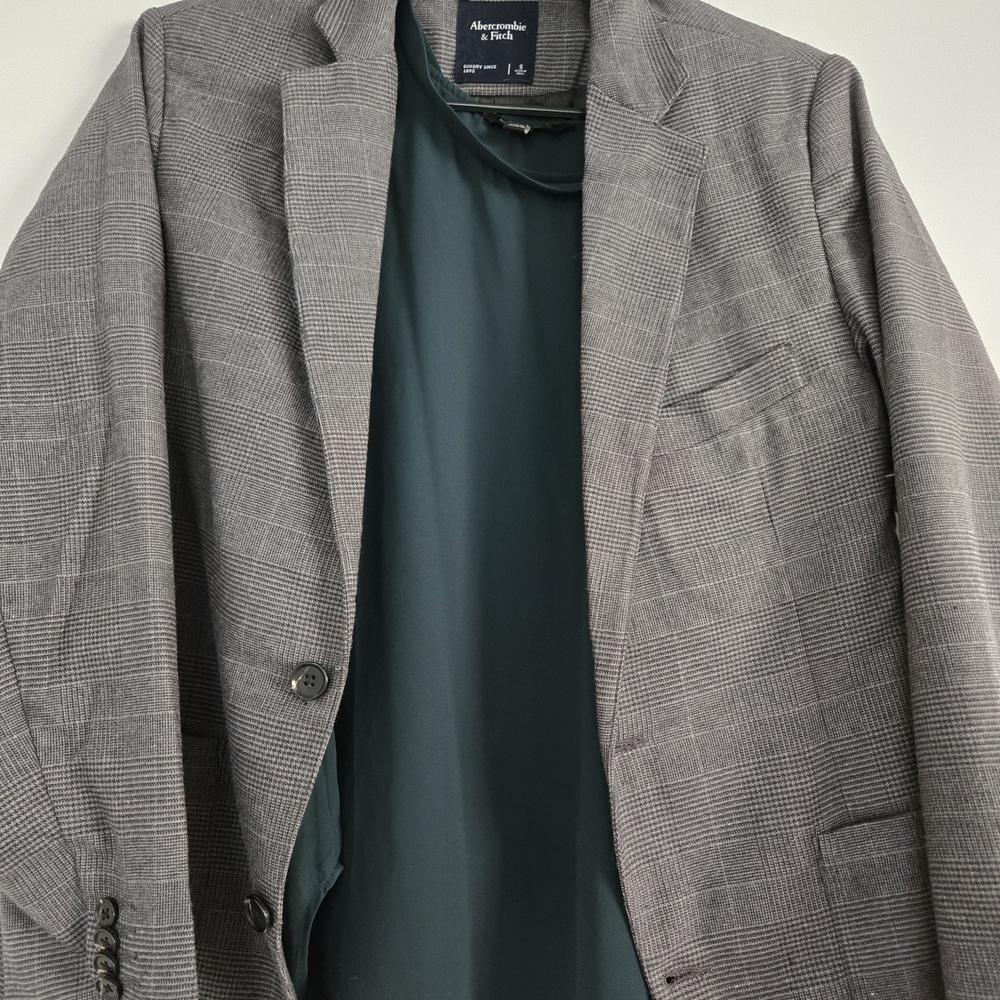 Abercrombie & Fitch Gray Checkered Blazer